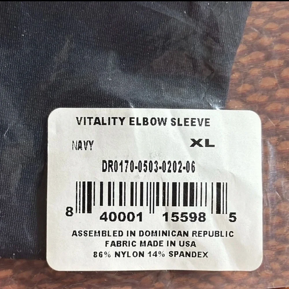 Tommie Copper Vitality Elbow Sleeve in Navy XL